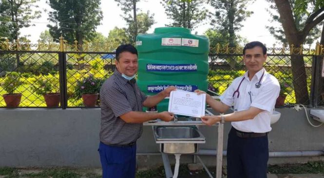 सिडेन द्धारा प्रदेश अस्पतालमा अत्याधुनिक हात धुने मेसिन हस्तान्तरण