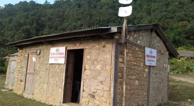 वडाध्यक्षले मनपरी गरेको भन्दै स्थानीयले लगाए वडा कार्यालयमा ताला !