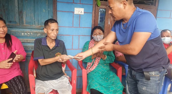 चार महिनादेखि उपचारारत रानालाई तरुण दल सुर्खेतका अध्यक्ष विष्टको सहयोग*